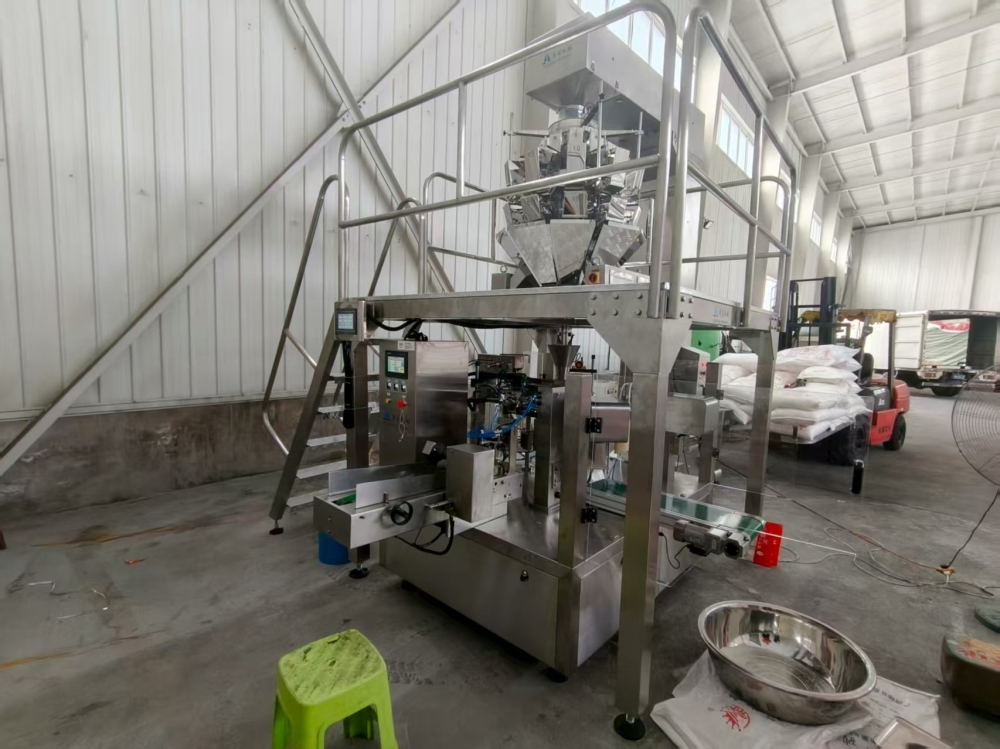 全自動(dòng)吸嘴袋給袋式包裝機(jī)的功能原理和適用包裝產(chǎn)品